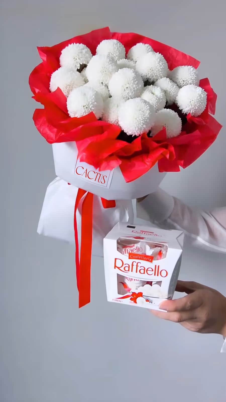 Комбо Sweet Raffaello — Хризантема Момоко, Рафаэло 150 гр