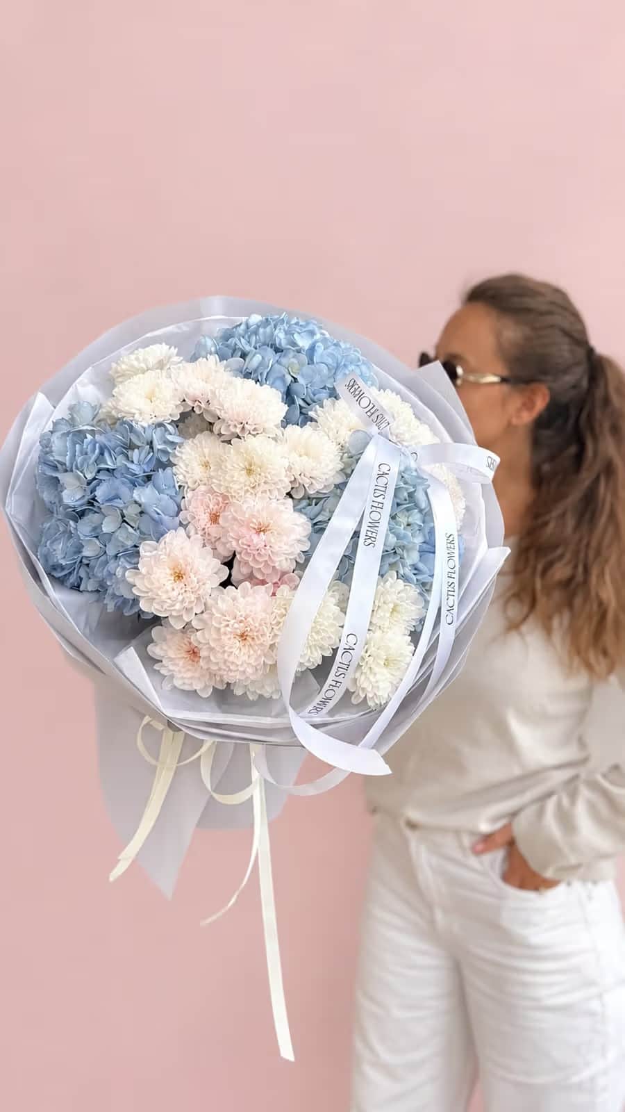 Букет с гортензией и хризантемой Blue