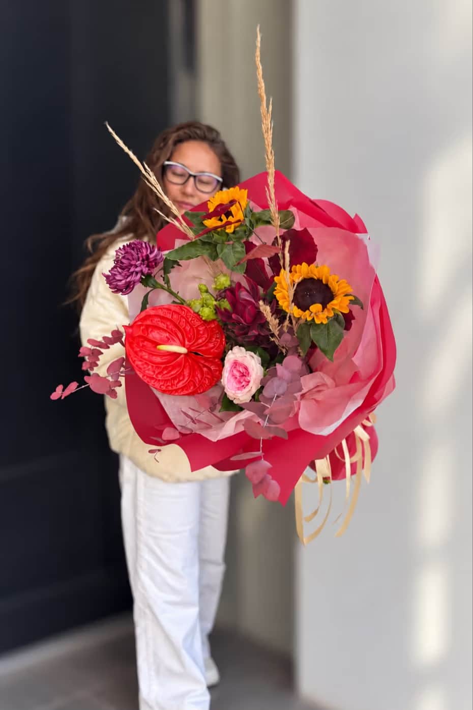 Букет Autumn Flowers — Хелиантус Джуа Инка, Антуриум